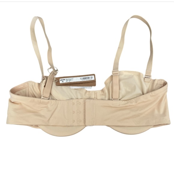 SKIMS Smoothing Intimates Strapeless Bra - Picture 3 of 4